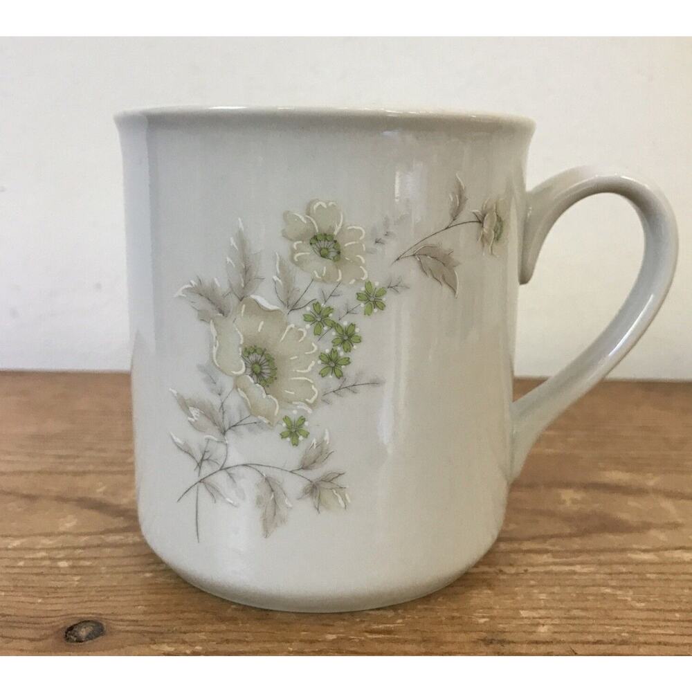 Vintage Schmidt Brasil Porcelana Porcelain White Floral Flower Coffee Tea Mug